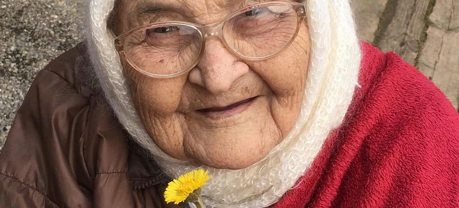 Жительница Красноярки благодарит врачей: "в начале апреля мама перенесла очень трудную операцию"...