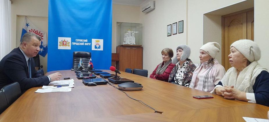 Решили проблему в диалоге. Глава Серова встретился с садоводами по вопросу остановки автобуса на 5-м километре трассы