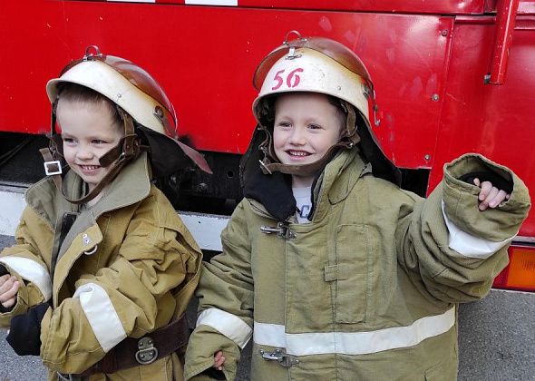 Серовские спасатели ко Дню защиты детей подготовили для ребят площадку по пожарной безопасности