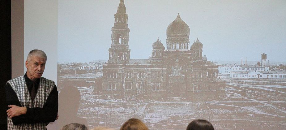 Игорь Фомичев презентовал книгу «Надеждинск православный»