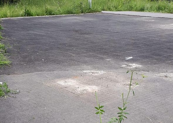 Власти Серова решили проблему ремонта и приборки детской площадки... демонтировав ее