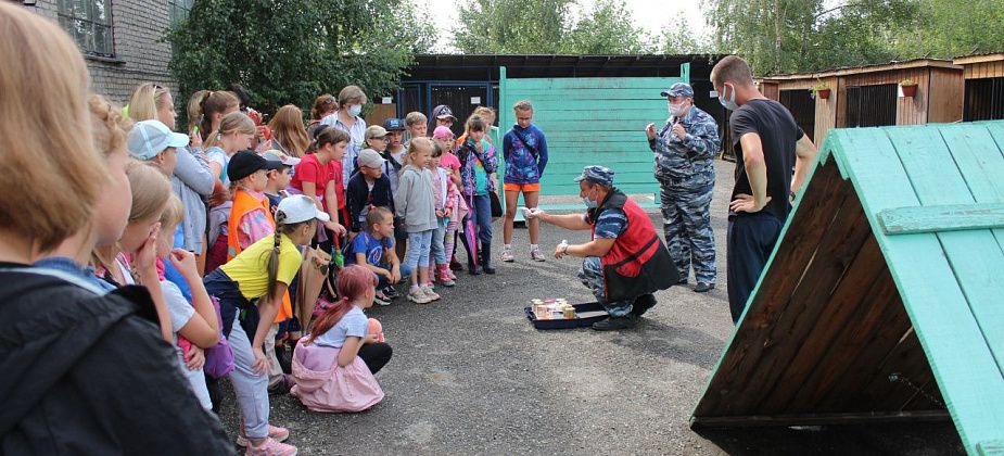 Полицейские проводят уроки правовой грамотности для юных серовчан