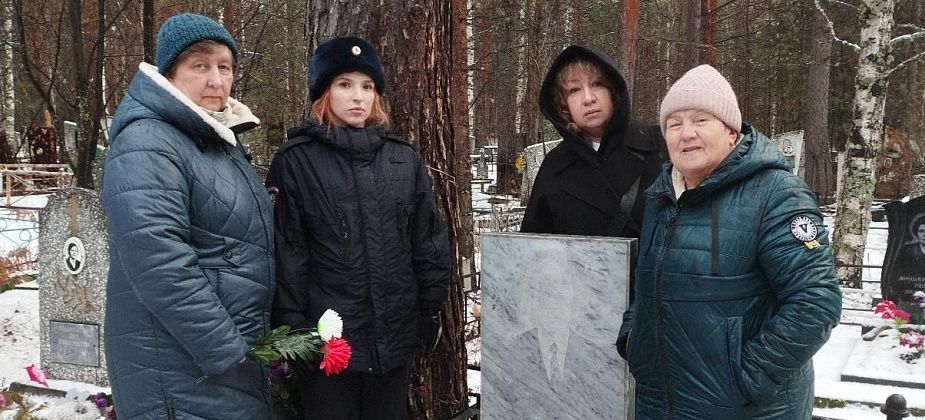 Полиция Серова посетила места захоронений сотрудников, погибших при исполнении служебных обязанностей