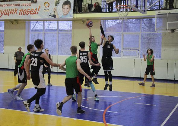 Лучшие баскетболисты в Североуральске, баскетболистки – в Серове. Прошел дивизиональный этап Школьной баскетбольной лиги «КЭС-Баскет»