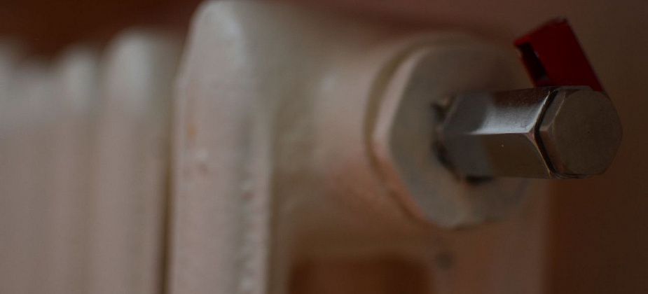 Серовчане благодарят слесарей управляющей компании за устранение аварии в морозы