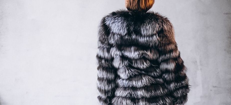 Про жгучего брюнета на белой иномарке и шубы