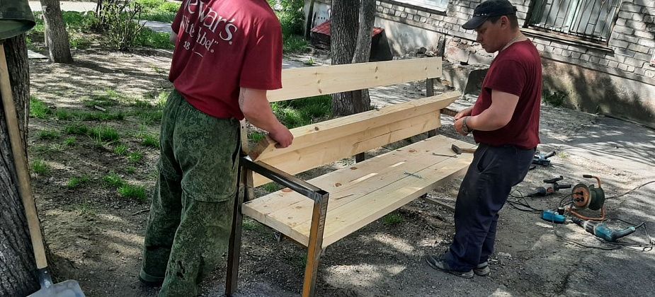 «Не переживайте, все сделаем». Один день из жизни мастера по благоустройству придомовой территории