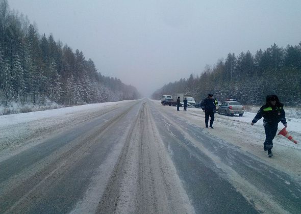 Вчера под Серовом произошло два ДТП с пострадавшими. Виновник второй аварии засмотрелся на первую?