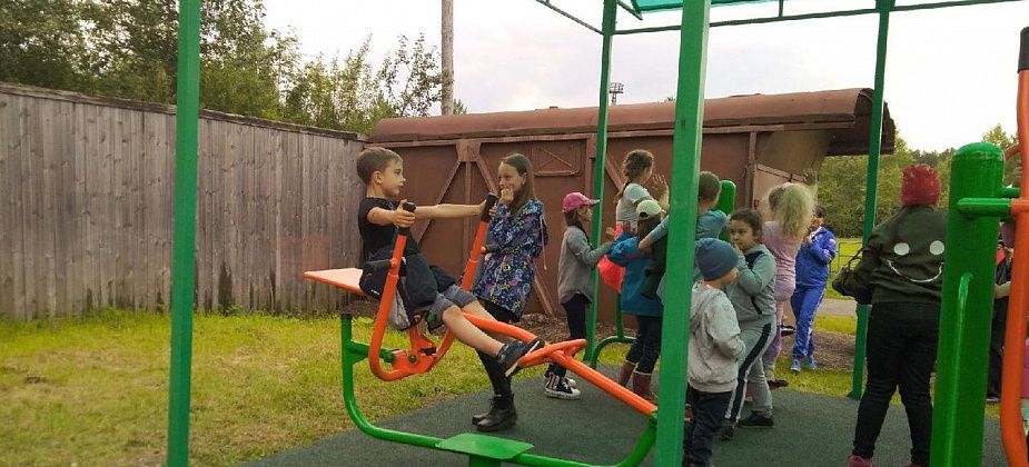 В поселке Энергетиков открыли спортивную площадку