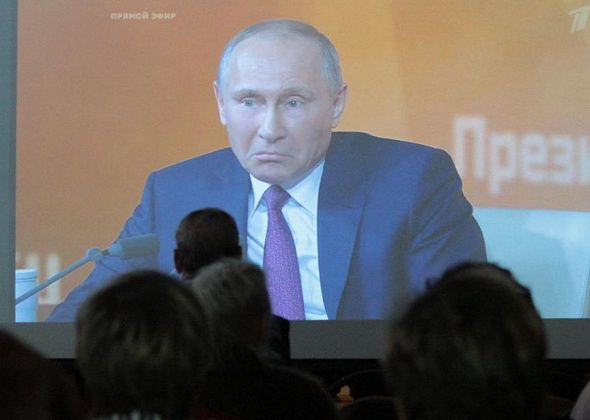 "Ничего не изменится, пока Путин не приедет лично". Серовчане рассказали, помог ли им президент после обращения на прямую линию