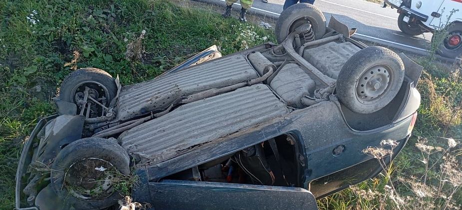 На автодороге Серов-Гари перевернулась «Ока» с нетрезвым водителем внутри