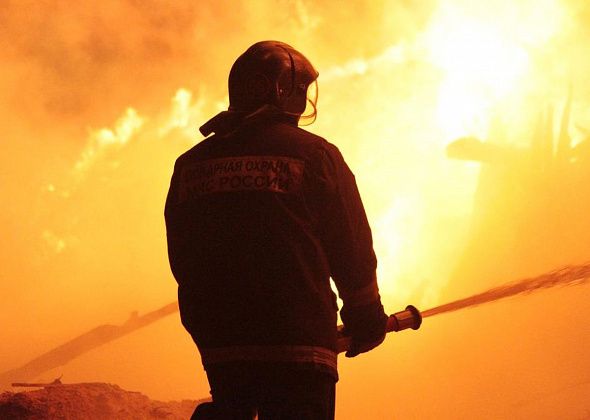 В пожаре, который случился сегодня ночью в Серове, погиб человек