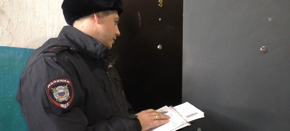 Полиция Серова проводит сплошные обходы горожан и предупреждает о мошенниках
