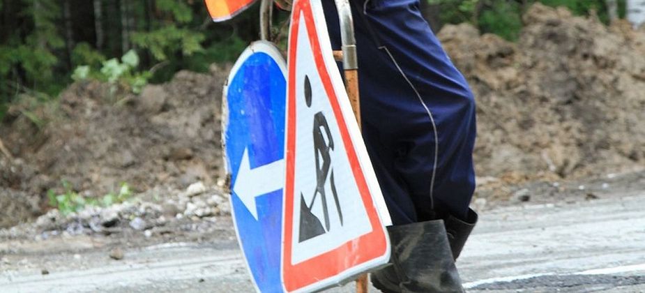 В Серове для проезда автотранспорта закроют железнодорожный переезд по улице Каквинской