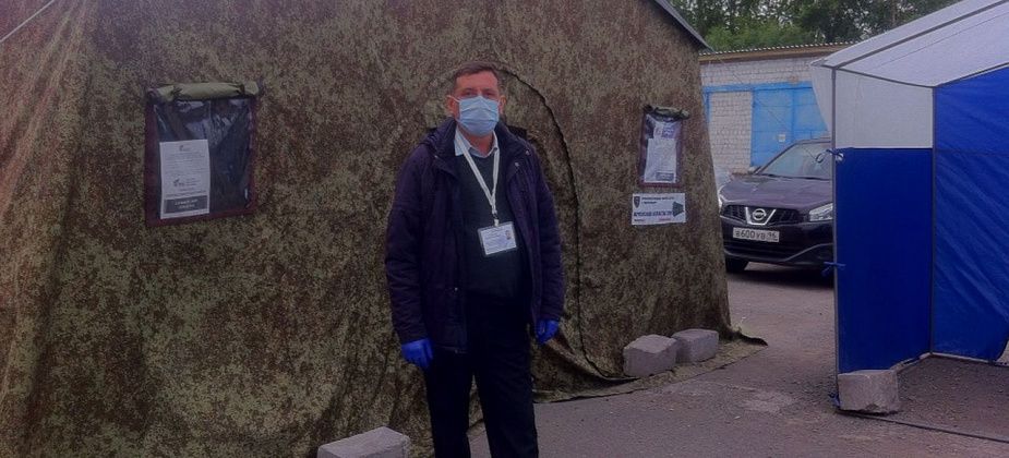 Серовчане голосуют в шатре