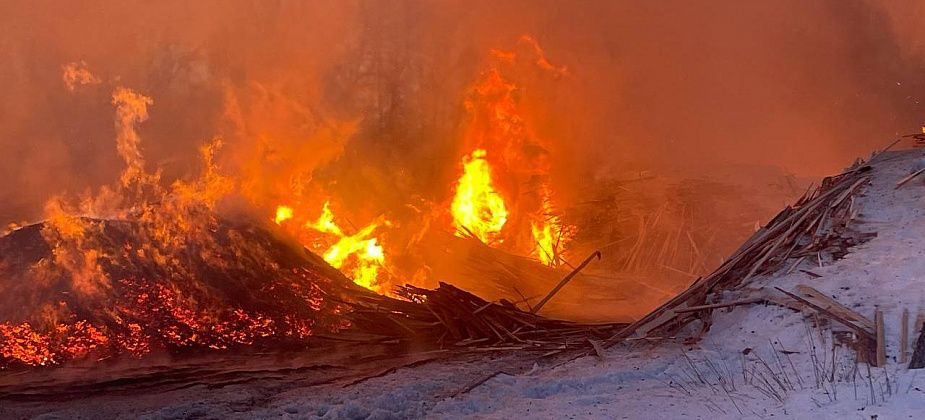 Из-за пожара на 2-й Молочной, где горел горбыль, началась прокурорская проверка