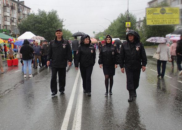Полиция Серова обеспечила порядок на Дне города и развернула площадку ГИБДД на «Серовском Арбате»