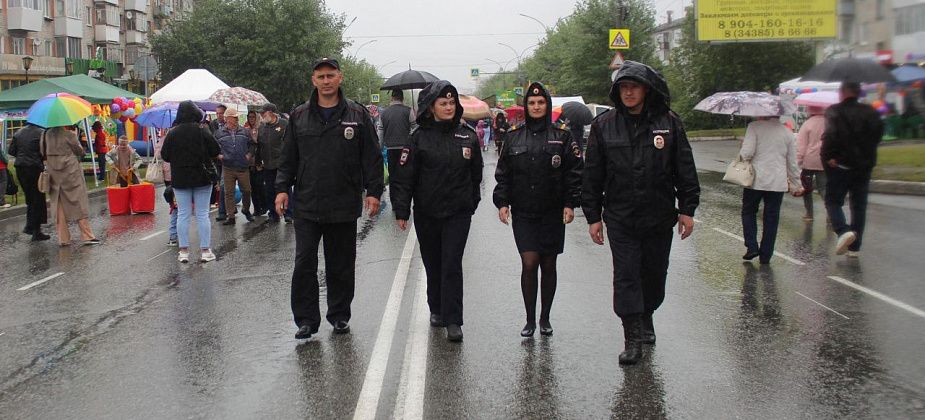 Полиция Серова обеспечила порядок на Дне города и развернула площадку ГИБДД на «Серовском Арбате»