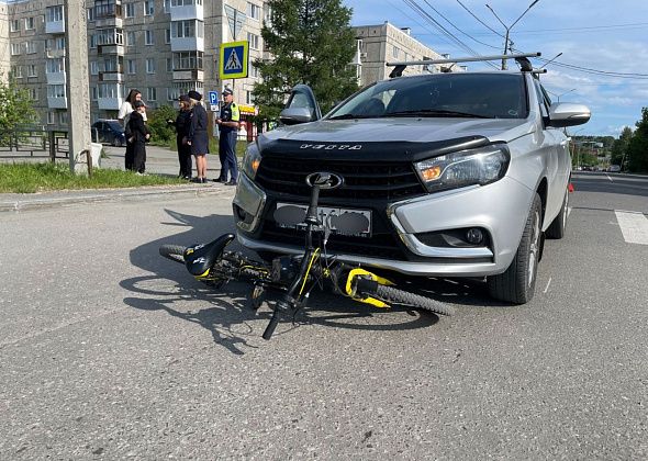 На пешеходном переходе в Серове машина сбила юного велосипедиста