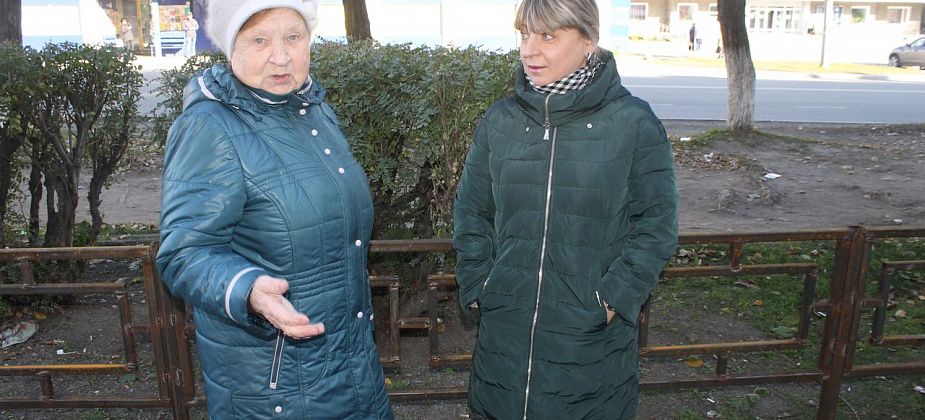 Жильцов дома, которые не согласны с местом размещения мини-рынка в Серове, попросили собрать подписи
