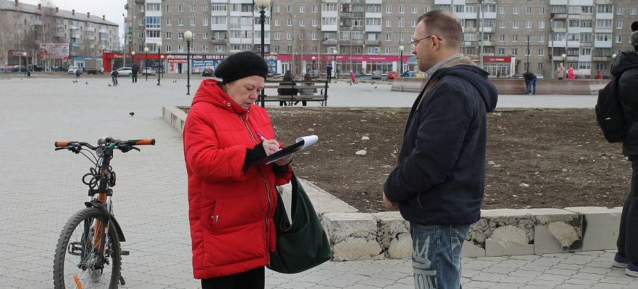 Серовчанин собирает подписи под обращением к властям по поводу “мусорной” реформы: “Сколько можно терпеть?”