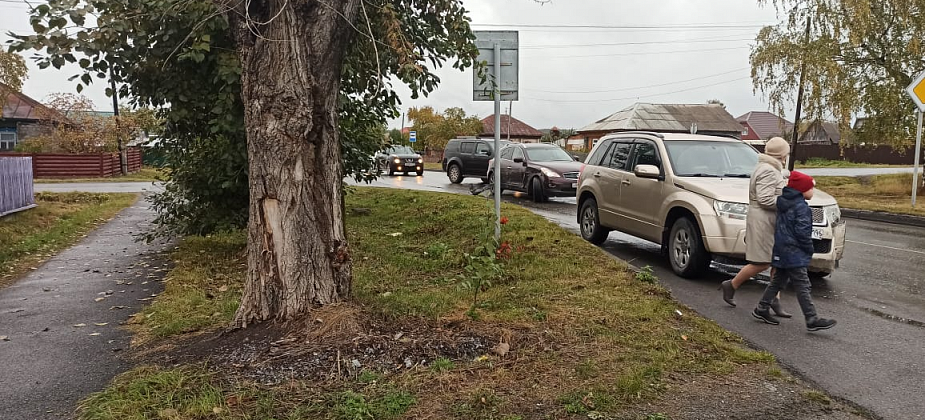 Серовчанин просит откликнуться девушку, которая стала свидетелем ДТП