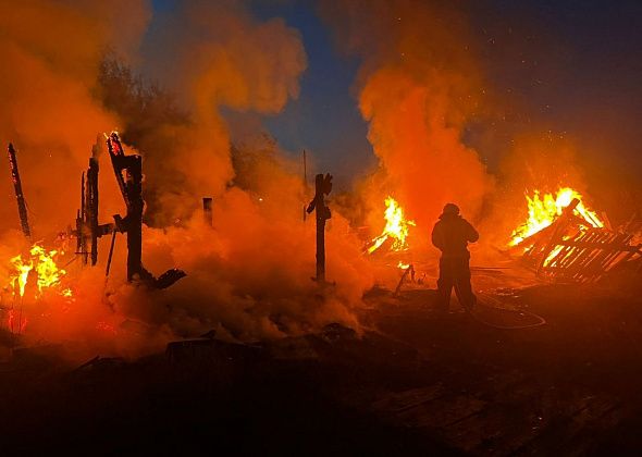 В Новой Коле горело нежилое строение на площади 150 квадратных метров