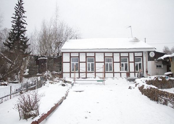 Прокуратура проводит проверку по публикации о серовчанке, которая не согласна с платежами в аварийном доме