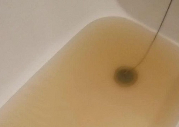 Жители поселка Энергетиков планируют пожаловаться на грязную воду в Роспотребнадзор и идти в суд