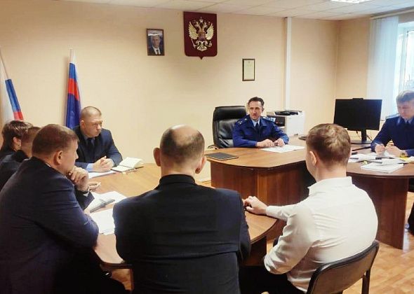 Простой вагонов на станциях в Серове закончился после вмешательства зама Уральского транспортного прокурора