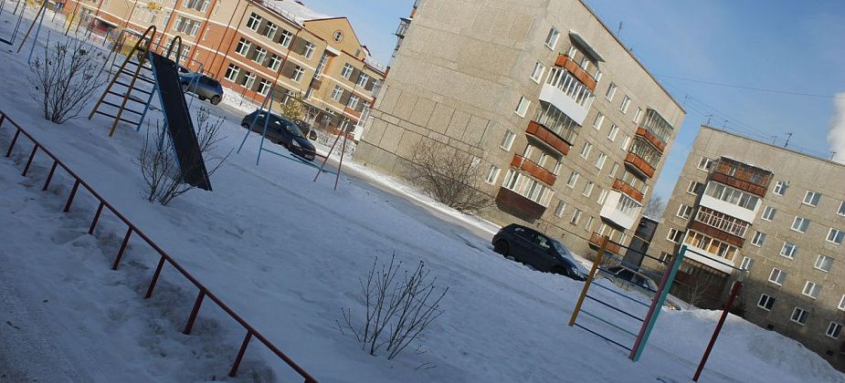 В Серове планируют обустроить двор по улице Ленина
