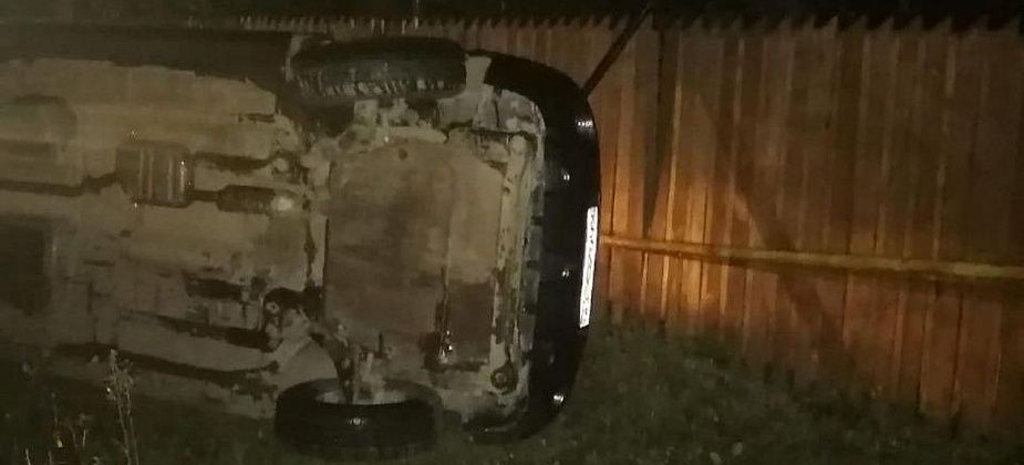 В Серове водитель въехал в забор