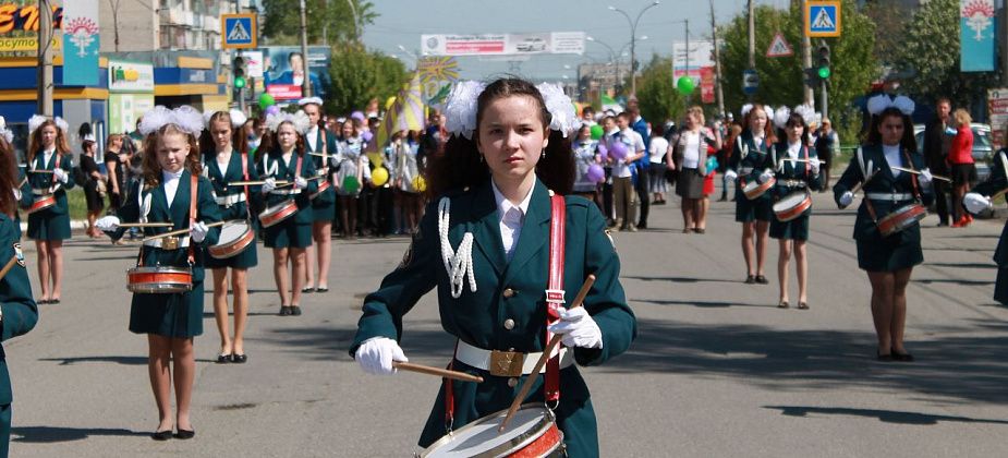 Завтра ради шествия выпускников перекроют движение по центральной улице Серова