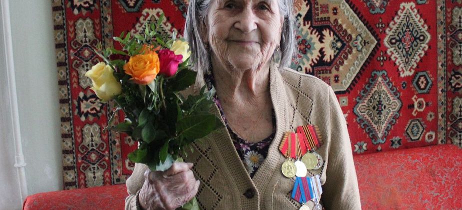 Ветерана полиции Серова поздравили с 92-летием
