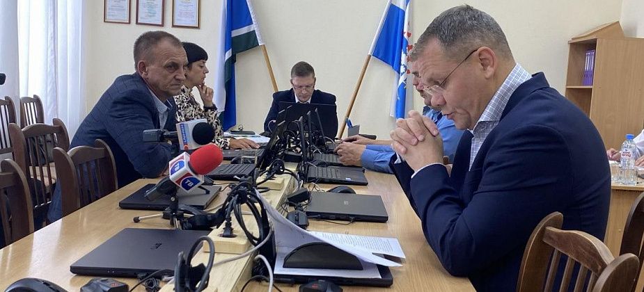 "В этом году конкретно “забуксовали”. Депутаты подняли вопрос о качестве уборки серовских погостов