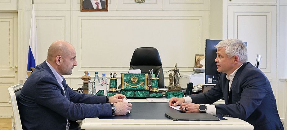 Роль бизнеса в устойчивом развитии регионов обсудили полпред Президента в УрФО и глава Сбера на Урале