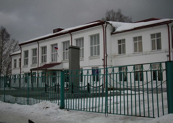 "Внук дрожит..." В Сосьве одна из школ осталась без отопления