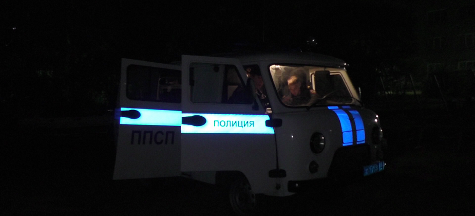 Серовчанка может сесть на 12 лет за проникновение в дом, похищение еды и избиение пенсионера поленом