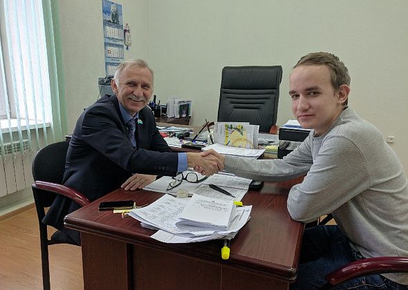 Зампред Думы и блогер, у которого депутат выбил телефон, пожали руки: "Конфликт исчерпан!"