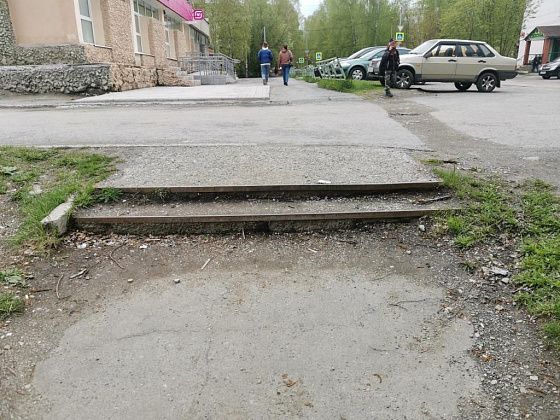 Разрушающуюся лестницу на Некрасовской до конца года обещает отремонтировать администрация Владивостока – Новости Владивостока на VL.ru