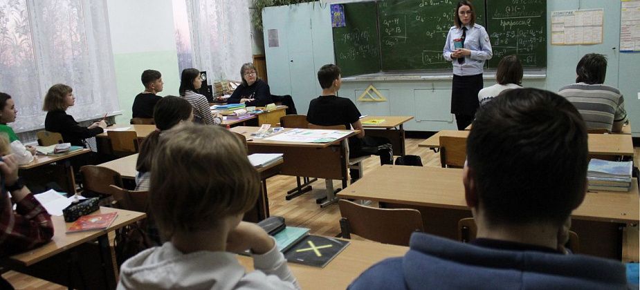 Полиция Серова рассказала старшеклассникам из села Филькино о противодействии коррупции