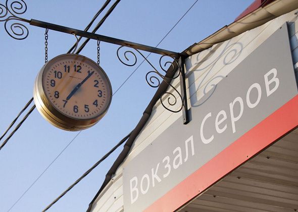 На железнодорожном вокзале Серова открылась фотовыставка “Локомотивы - стальные гиганты”