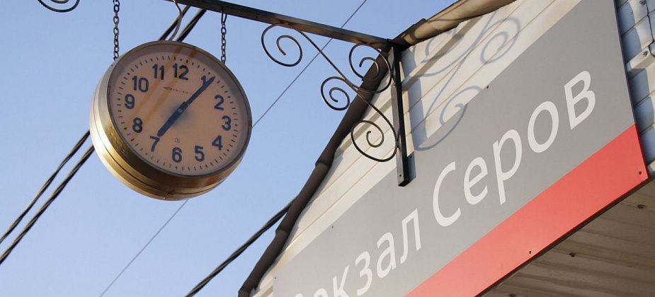 На железнодорожном вокзале Серова открылась фотовыставка “Локомотивы - стальные гиганты”