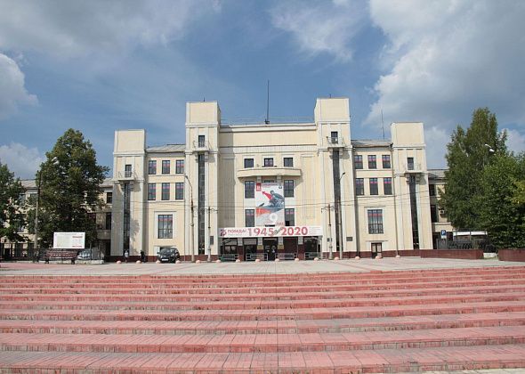ДКМ Серова организовал концерты и фестиваль коктейлей "для социального партнера"