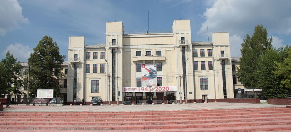 ДКМ Серова организовал концерты и фестиваль коктейлей "для социального партнера"