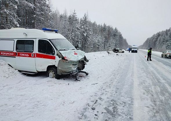 В столкновении "Скорой" и легковушки под Серовом погибли жители Новой Ляли