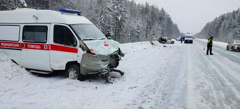 В столкновении "Скорой" и легковушки под Серовом погибли жители Новой Ляли