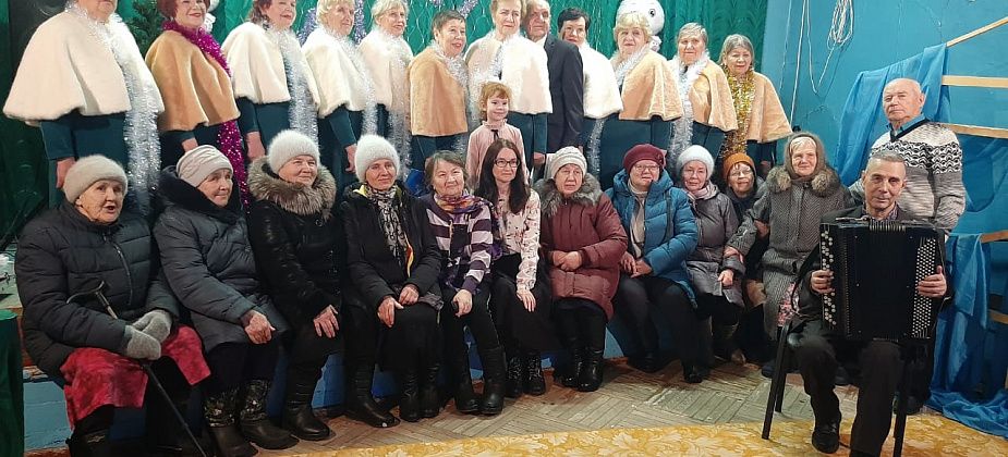 Серовский хор "Уралочка" выступил с новогодней программой в Красноглинном и Поспелкова