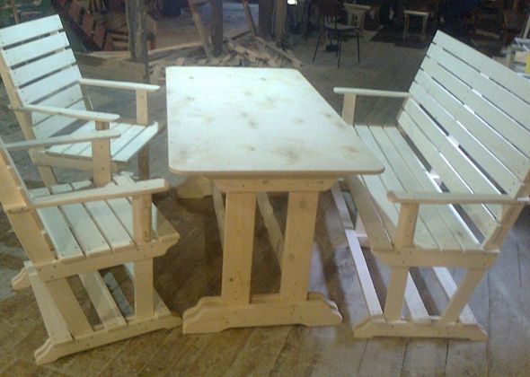 В Серове можно купить недорогую мебель из дерева