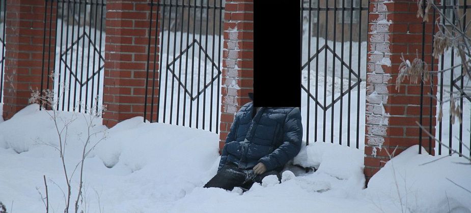Следственный комитет проводит проверку по факту обнаружения в сквере ДКЖ Серова тела мужчины